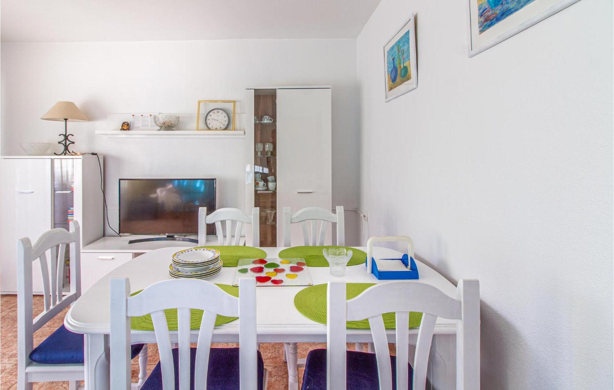 Cozy Apartment In Santa Pola With Kitchen Exterior photo